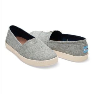 Toms Avalon slip on